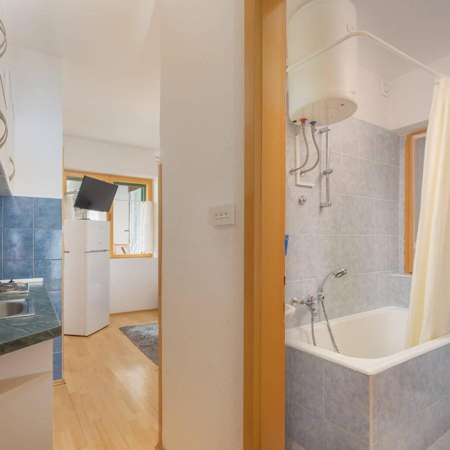 Pine And Sunshine Apartments Podgora Bagian luar foto