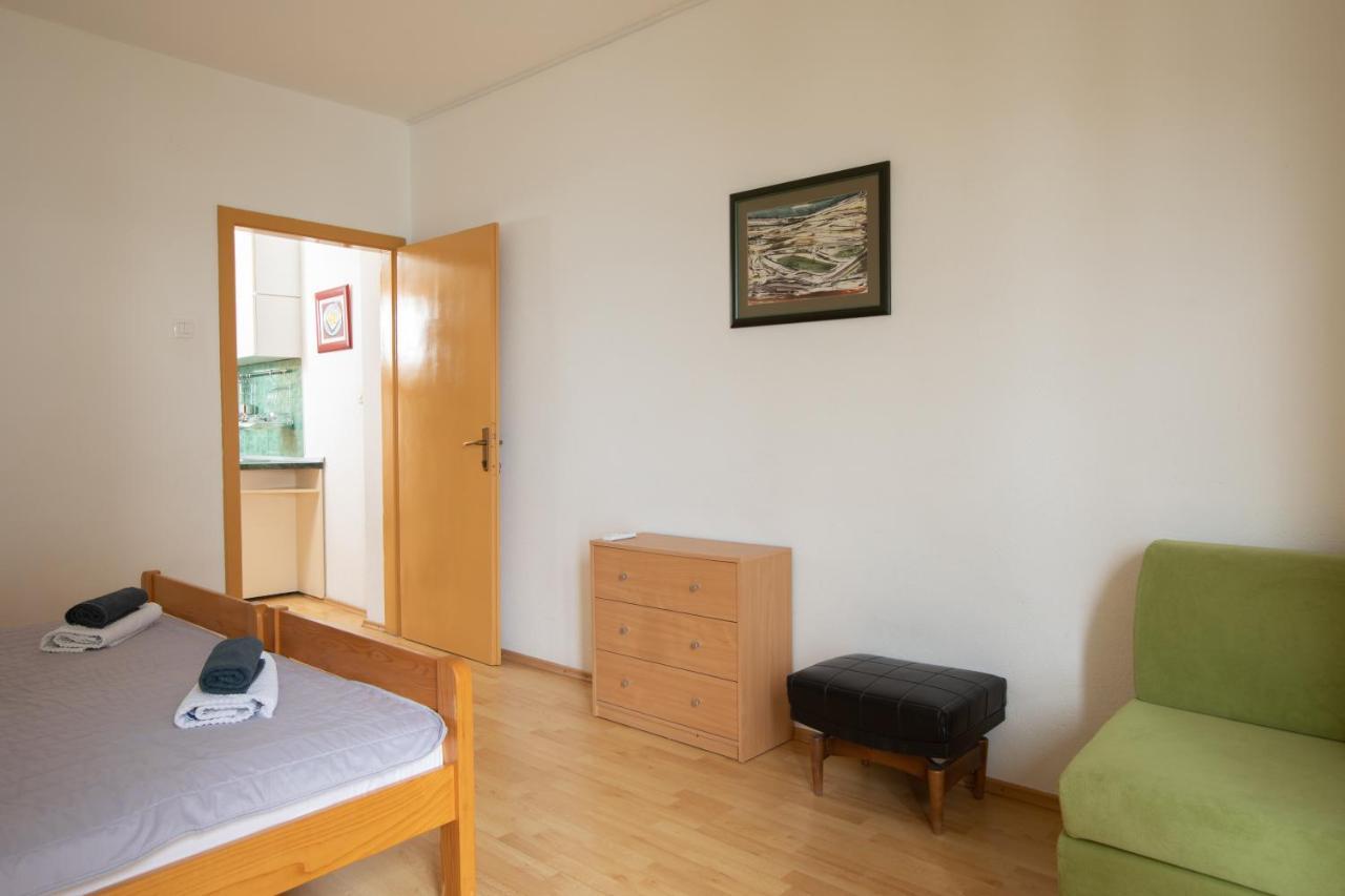 Pine And Sunshine Apartments Podgora Bagian luar foto