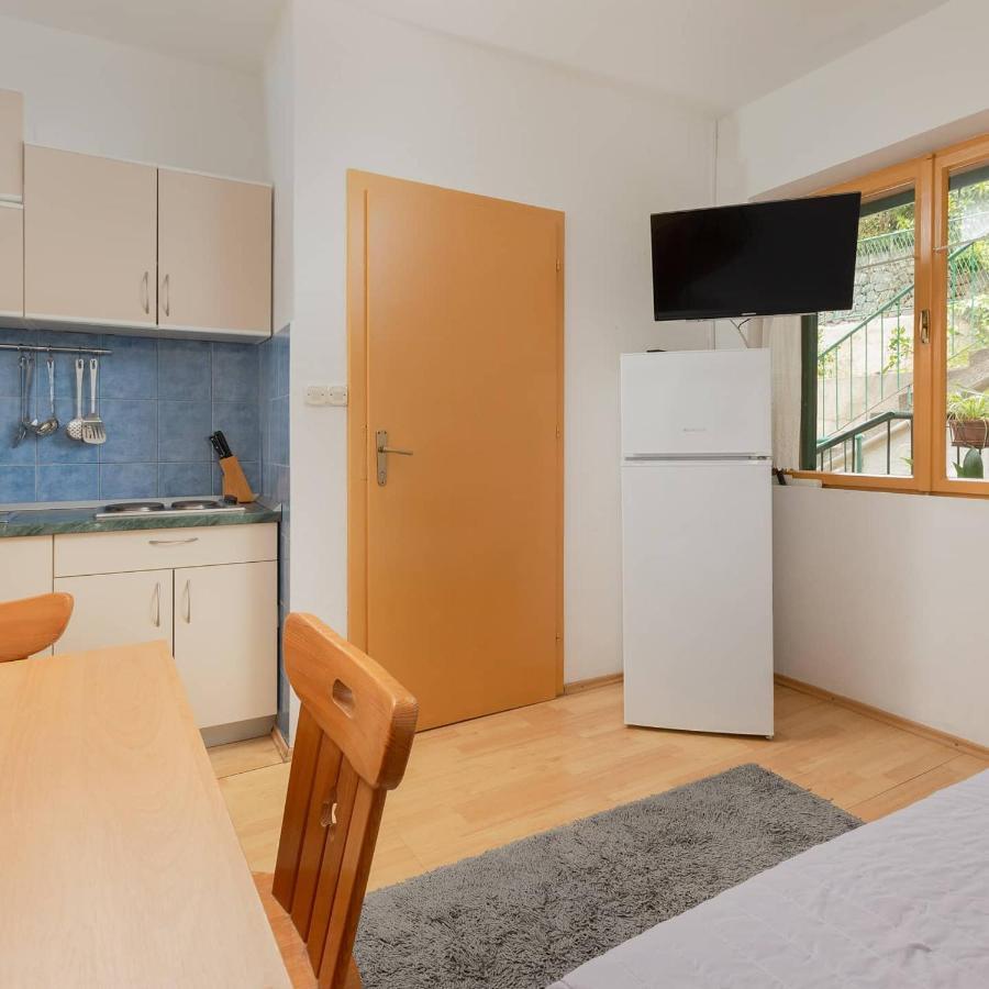 Pine And Sunshine Apartments Podgora Bagian luar foto